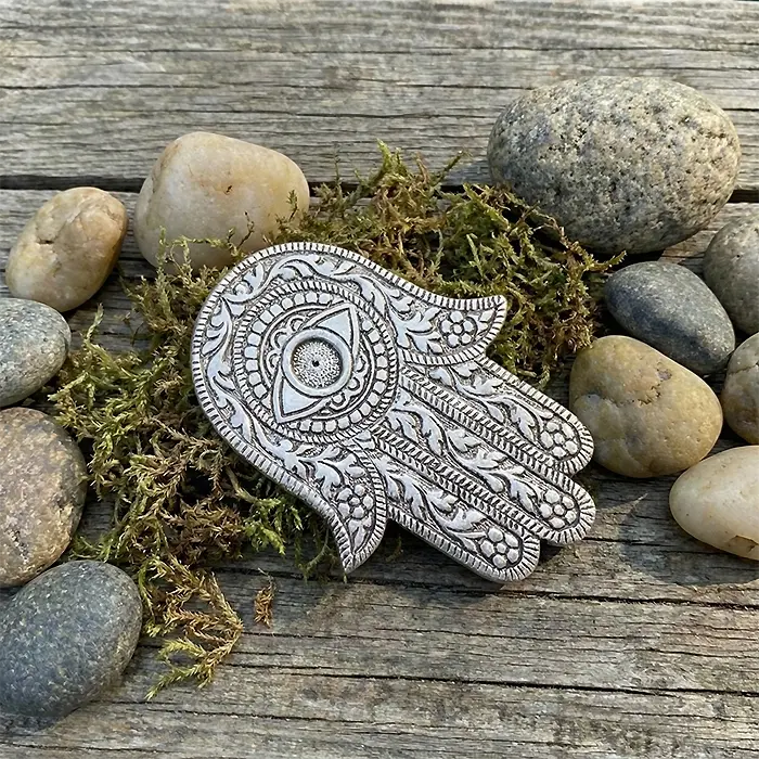 porta-incienso-metal-mano-hamsa-decoracion-espiritual-aurystone-top-view