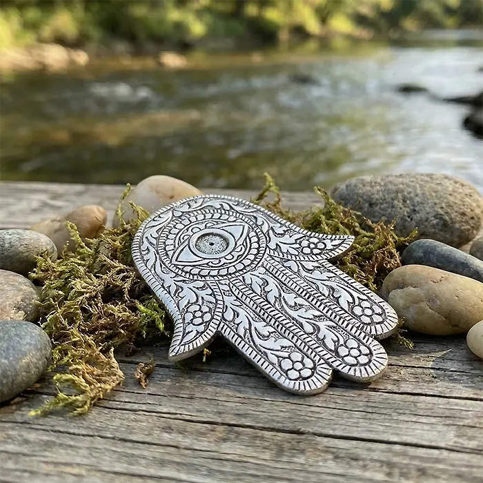 porta-incienso-metal-mano-hamsa-decoracion-espiritual-aurystone