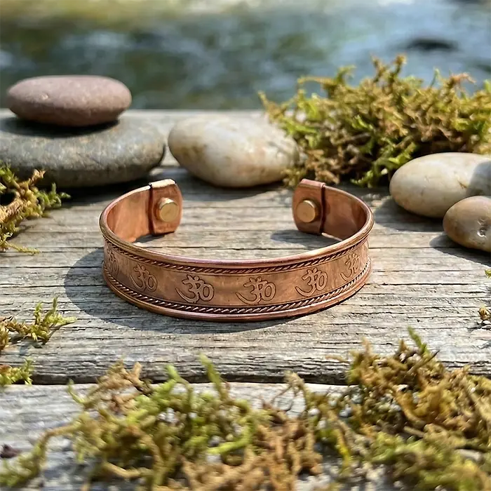 Pulsera de Cobre con Imán Om – Equilibrio y Paz Interior AURYSTONE